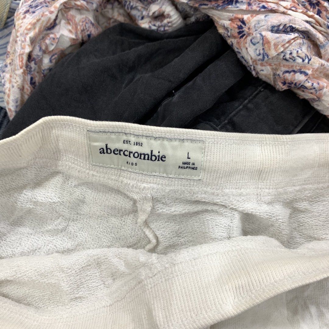 Abercrombie shorts (Category: Shorts) located in Kabankalan. Submitted by leans_closet (Listing ID 1460673538, Image 3). Description: .