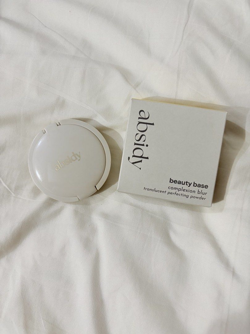 Absidy Powder (Banana Pudding) (Category: Makeup) located in Caloocan City. Submitted by ton.things (Listing ID 1460621772, Image 1). Description: Absidy Beauty Base Complexion Blur Translucent Perfecting Powder (Banana Pudding) - original packaging and puff included - used 5x lang rfs: good for oily skin only.
