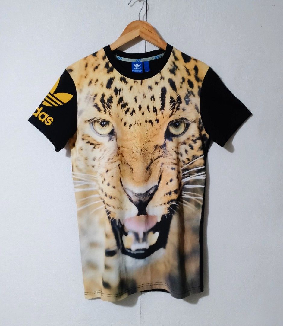 Adidas (Category: Tshirts & Polo Shirts ) located in Iligan City. Submitted by jh_pr0 (Listing ID 1460597672, Image 1). Description: Àdîdās Good as new Dimes: 19x28 Color rate: 9.9/10 No issue Mine: 550+sf.