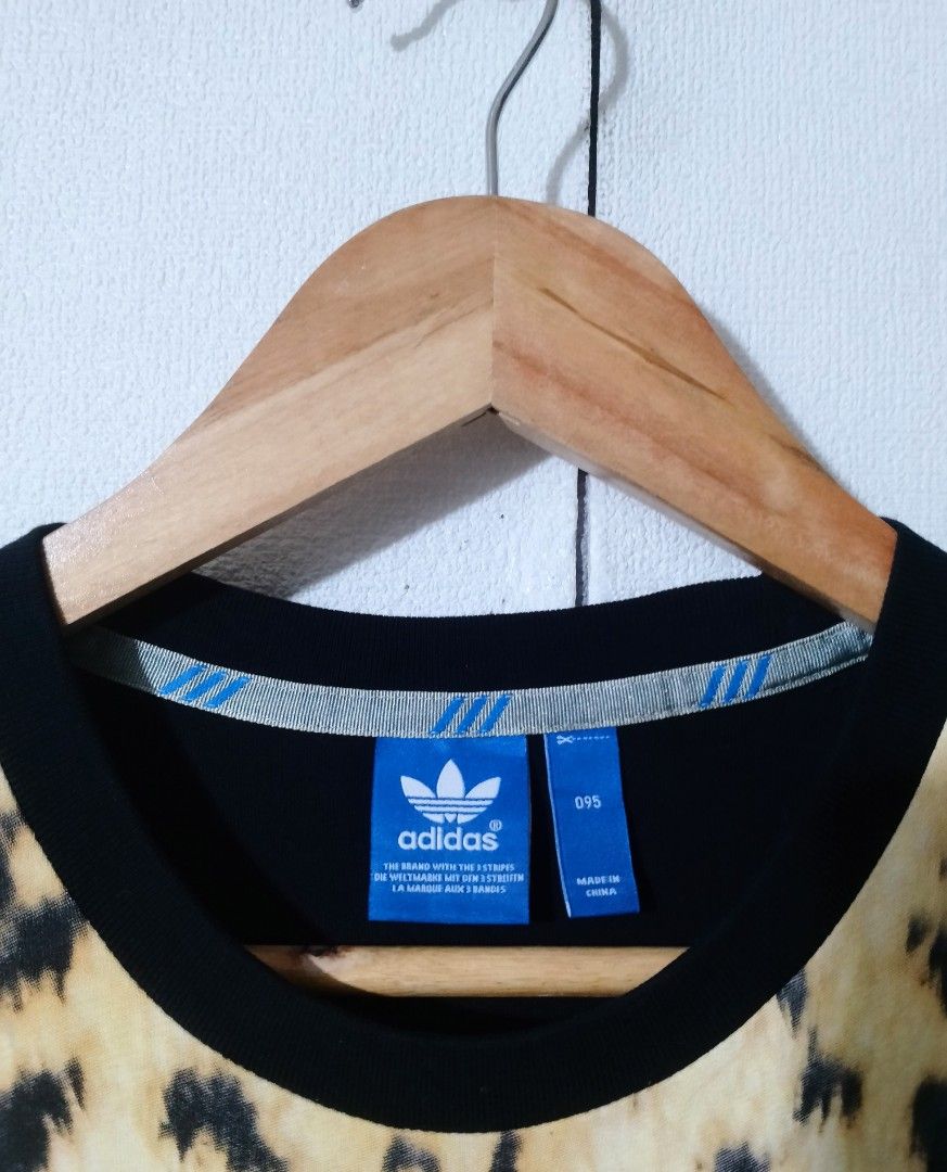 Adidas (Category: Tshirts & Polo Shirts ) located in Iligan City. Submitted by jh_pr0 (Listing ID 1460597672, Image 2). Description: Àdîdās Good as new Dimes: 19x28 Color rate: 9.9/10 No issue Mine: 550+sf.