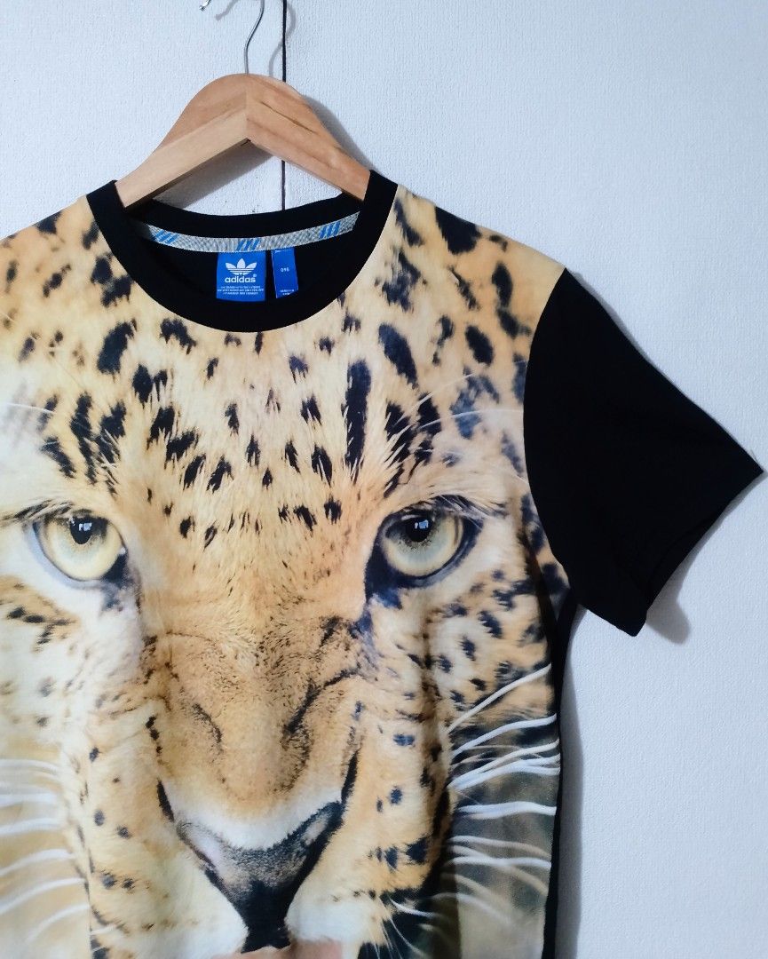 Adidas (Category: Tshirts & Polo Shirts ) located in Iligan City. Submitted by jh_pr0 (Listing ID 1460597672, Image 3). Description: Àdîdās Good as new Dimes: 19x28 Color rate: 9.9/10 No issue Mine: 550+sf.