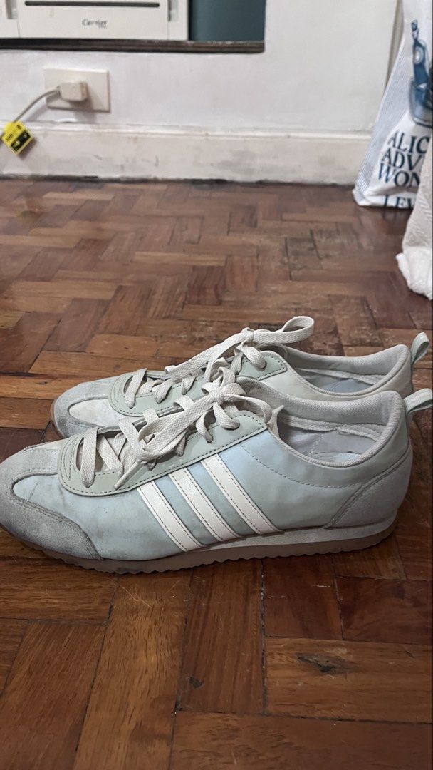 Adidas 25cm (Category: Sneakers) located in Caloocan City. Submitted by julianamil71490 (Listing ID 1460549580, Image 2). Description: Just needs cleaning, good condition .