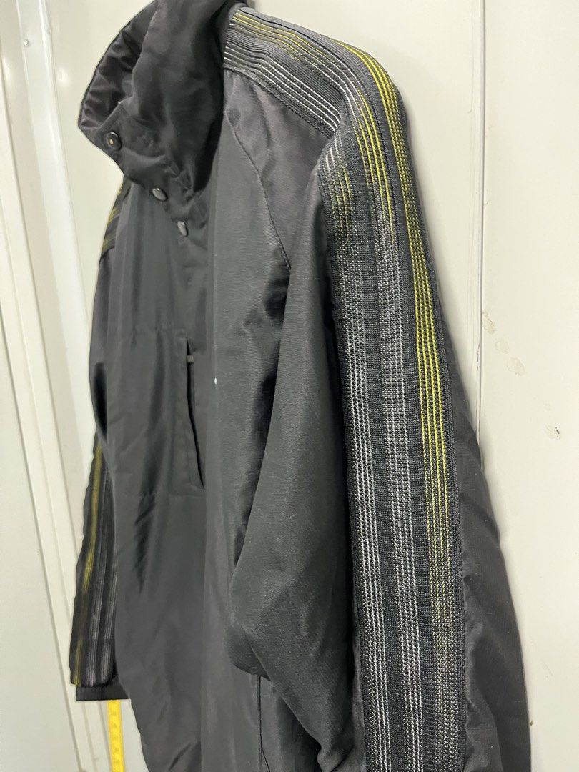 Adidas Clima365 Track Jacket (Category: Coats, Jackets and Outerwear) located in Valencia. Submitted by shopstnd (Listing ID 1460656587, Image 3). Description: Adidas Clima365 Track Jacket Size: XL 📏 23 × 30 in ⭐ Condition: 8.5/10 🎨 Color: 9/10 Lightweight full-zip jacket with embroidered Adidas logo and striped sleeve details. Color may vary slightly. Minimal signs of use may be present..