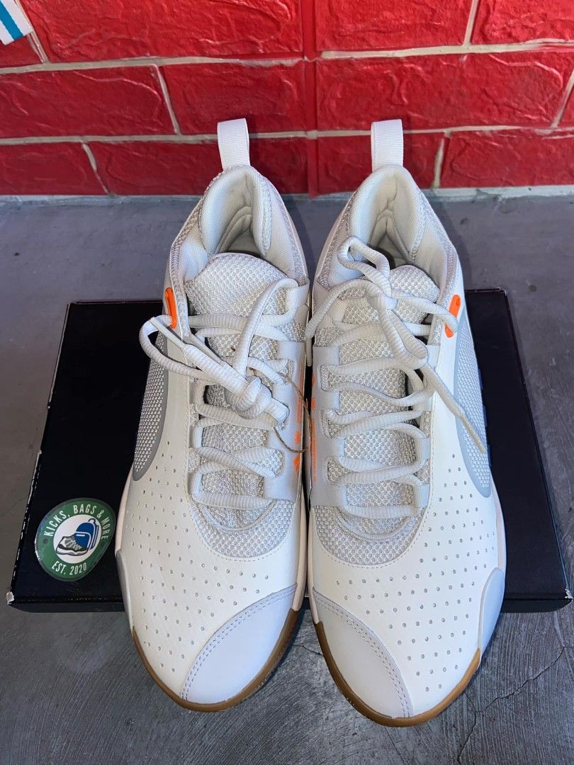 Adidas DON Issue 5 - 9/9.5 (Category: Sneakers) located in Cabuyao City. Submitted by jonis10 (Listing ID 1460711716, Image 1). Description: Going Out Sale. from 4759.. now 2500 per Pair size 9 & 9.5.