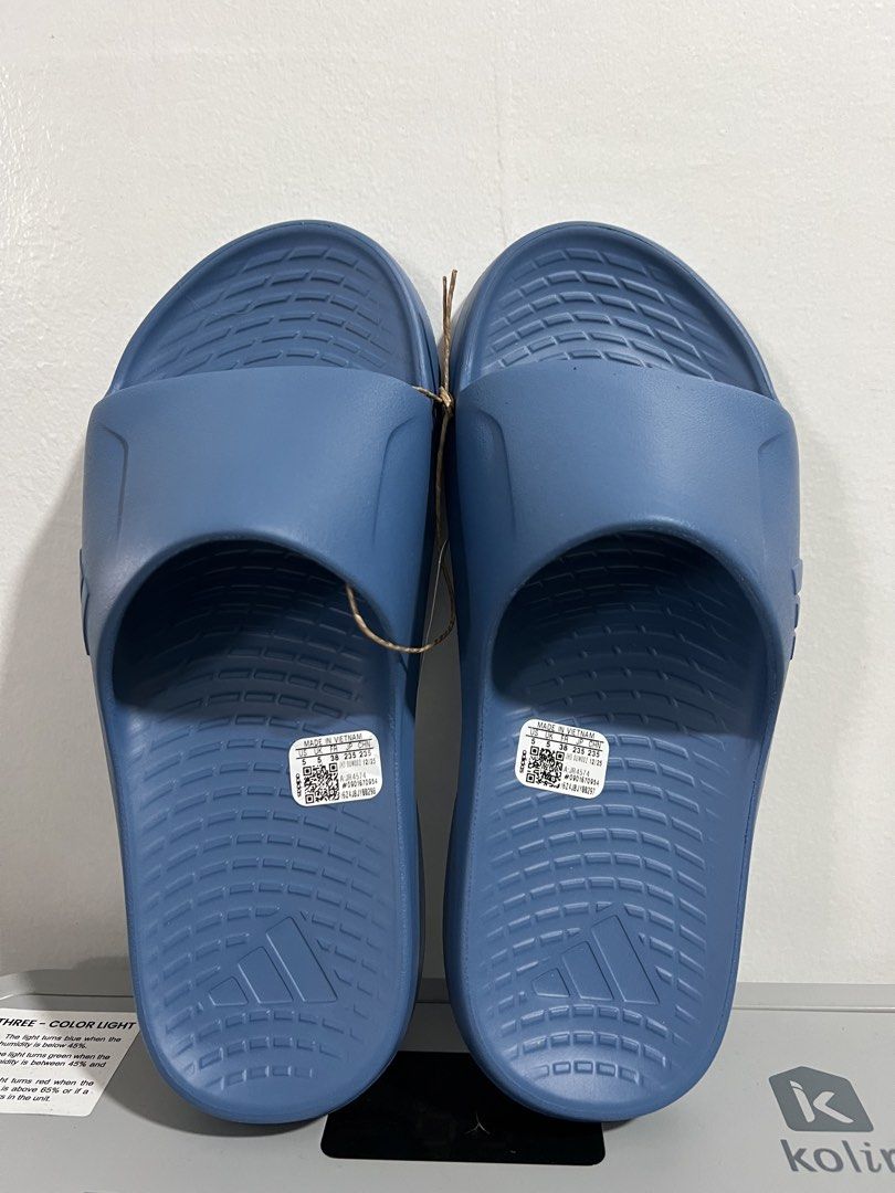 ADIDAS LIGHTSHIFT SLIDES SIZE EURO 38 & 39 (Category: Slippers and slides) located in Baguio. Submitted by kyrawang22 (Listing ID 1460609028, Image 1). Description: .