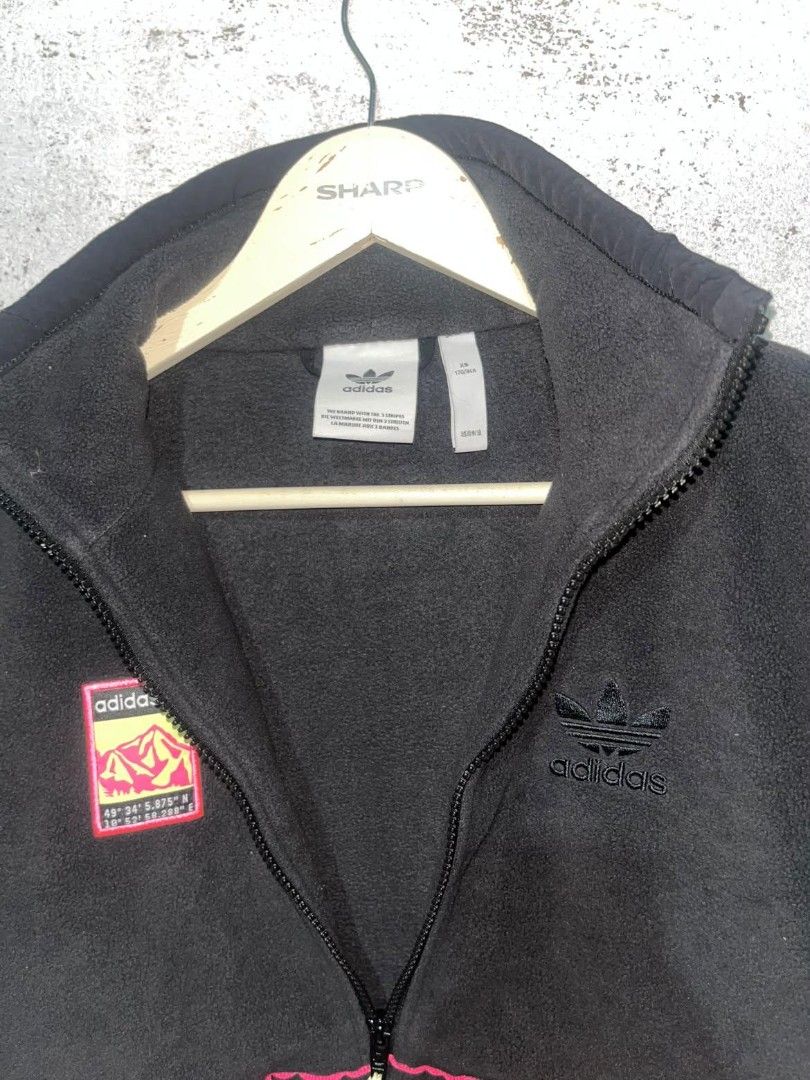ADIDAS OUTDOOR (Category: Coats, Jackets and Outerwear) located in Bacolod City. Submitted by zthrift24 (Listing ID 1460605731, Image 3). Description: ADIDAS OUTDOOR XS 📌 XS 📌 NO ISSUE NEED WASH CONDI 9 COLOR 9 L 27 W 20.