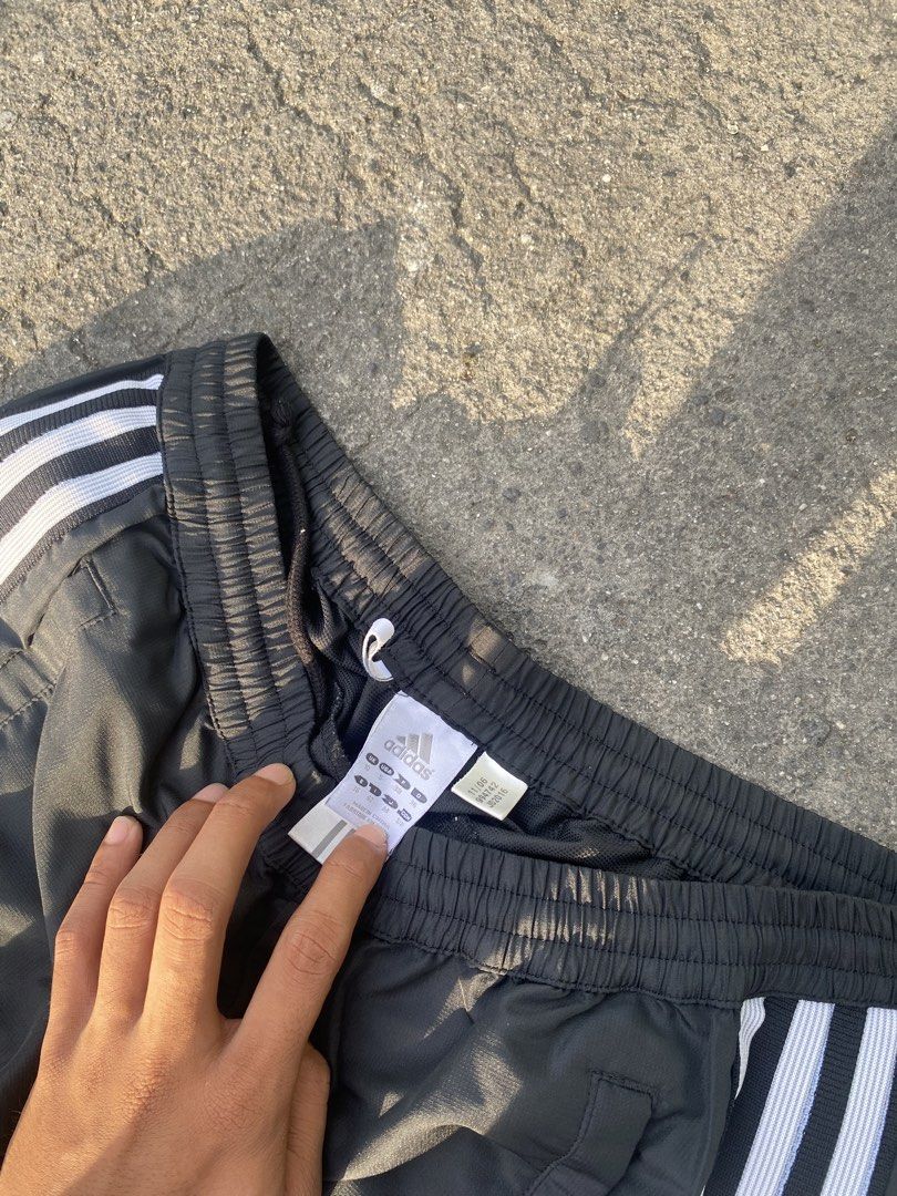 ADIDAS PANTS (Category: Activewear) located in Muntinlupa City. Submitted by denrik (Listing ID 1460680284, Image 3). Description: Adidas pants - 400 W/line - 27inc Length - 30inc .