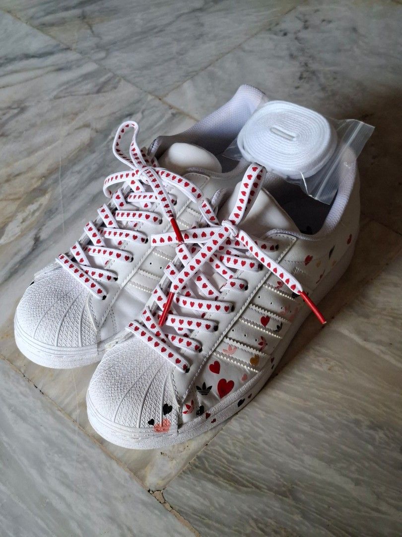 Adidas Superstar Valentines Day (Category: Sneakers) located in Manila. Submitted by redhamster (Listing ID 1460534950, Image 2). Description: for Sale Adidas Superstar Valentines Day size 8 wmns Used few times 9/10 condition 1,800 only 📍Biñan City, Laguna 100% Legit/Authentic. Money back guaranteed if proven fake..