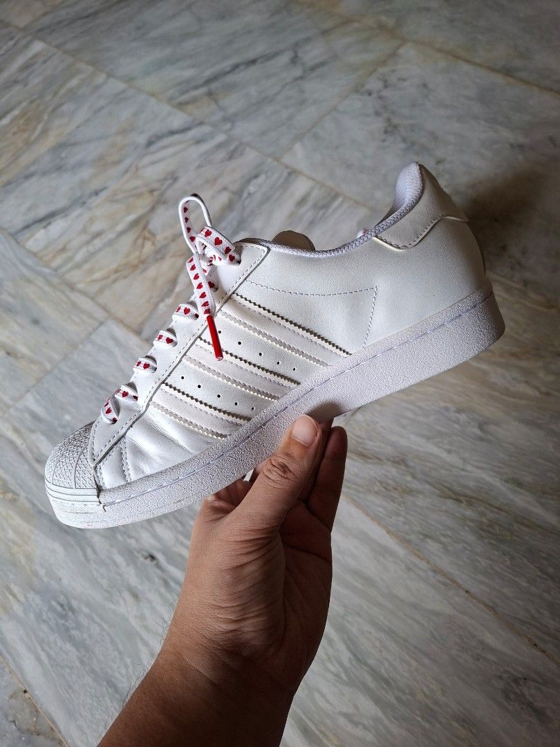 Adidas Superstar Valentines Day (Category: Sneakers) located in Manila. Submitted by redhamster (Listing ID 1460534950, Image 3). Description: for Sale Adidas Superstar Valentines Day size 8 wmns Used few times 9/10 condition 1,800 only 📍Biñan City, Laguna 100% Legit/Authentic. Money back guaranteed if proven fake..