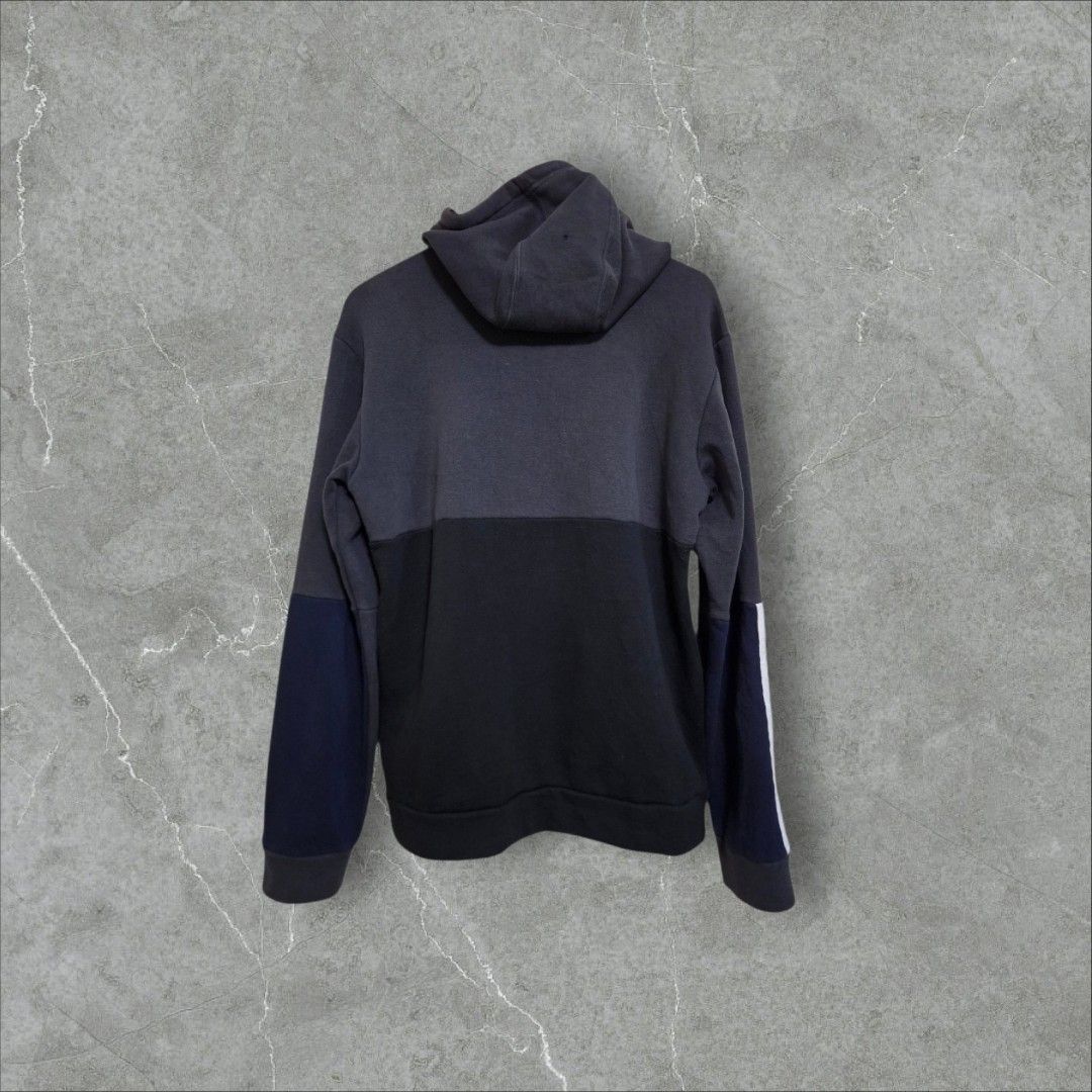 Adidas two tone hoodie (Category: Coats, Jackets and Outerwear) located in Baguio. Submitted by fadexquisite (Listing ID 1460520349, Image 2). Description: Adidas two tone hoodie Small fits med 27x21 Excellent condition Issue pinhole at hood 400 plus ship fee.