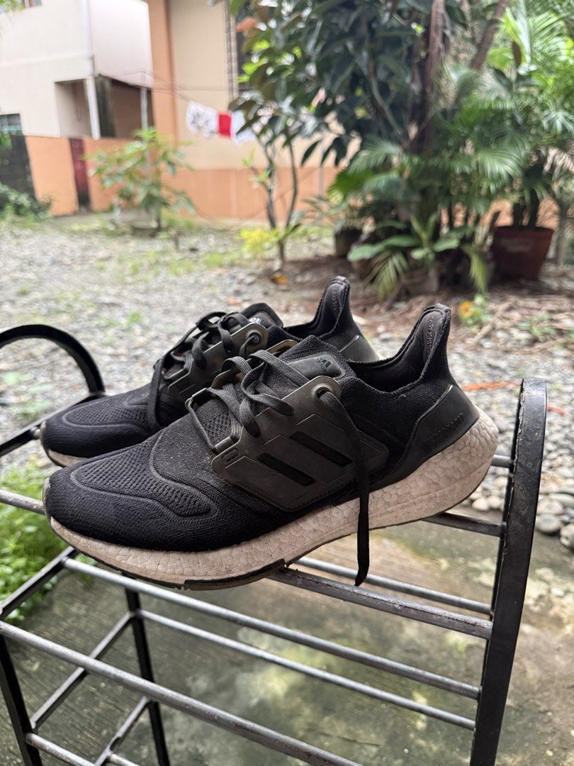 Adidas Ultraboost 22 Black (Category: Casual Shoes) located in Manila. Submitted by fiercewolf_8cf819 (Listing ID 1460599251, Image 3). Description: Authentic Adidas Ultraboost 22 Black 👉🏻Authentic 100% (money back guaranteed if proven fake) 👉🏻8/10 Condition. Only needs professional cleaning 👉🏻Padala from US, won’t be able to use since 8.5 size. I’m 9 US Men’s. 👉🏻Can ship via J&T/LBC shipping fee c/o buyer. Mas cheap pag J&T. 👉🏻Price st