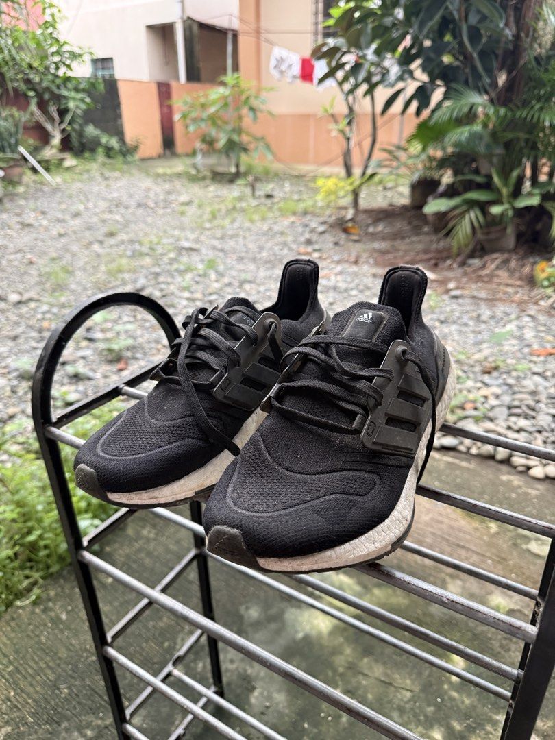 Adidas Ultraboost 22 Black (Category: Casual Shoes) located in Manila. Submitted by fiercewolf_8cf819 (Listing ID 1460599251, Image 2). Description: Authentic Adidas Ultraboost 22 Black 👉🏻Authentic 100% (money back guaranteed if proven fake) 👉🏻8/10 Condition. Only needs professional cleaning 👉🏻Padala from US, won’t be able to use since 8.5 size. I’m 9 US Men’s. 👉🏻Can ship via J&T/LBC shipping fee c/o buyer. Mas cheap pag J&T. 👉🏻Price st