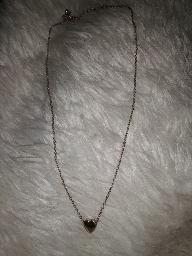 Adjustable heart necklace (Category: Necklaces) located in Quezon City. Submitted by eidorableshop (Listing ID 1460569161, Image 1). Description: .
