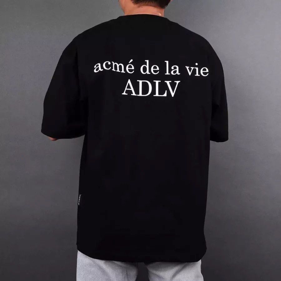 ADLV Basic Logo Tee🏷️ (Category: Tshirts & Polo Shirts ) located in Enrique B. Magalona (Saravia). Submitted by thriftnimics (Listing ID 1460572296, Image 1). Description: ADLV Basic Logo Tee🏷️ Size 1 On Tag Waist : 22.5 Length : 29 Good Condition 8/10 color rate Flaws None.