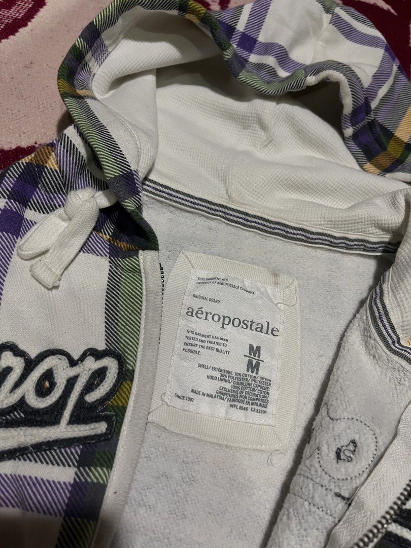 Aeropostale hoodie jacket (Category: Coats, Jackets and Outerwear) located in Naga. Submitted by it_station (Listing ID 1460647101, Image 3). Description: s-m.