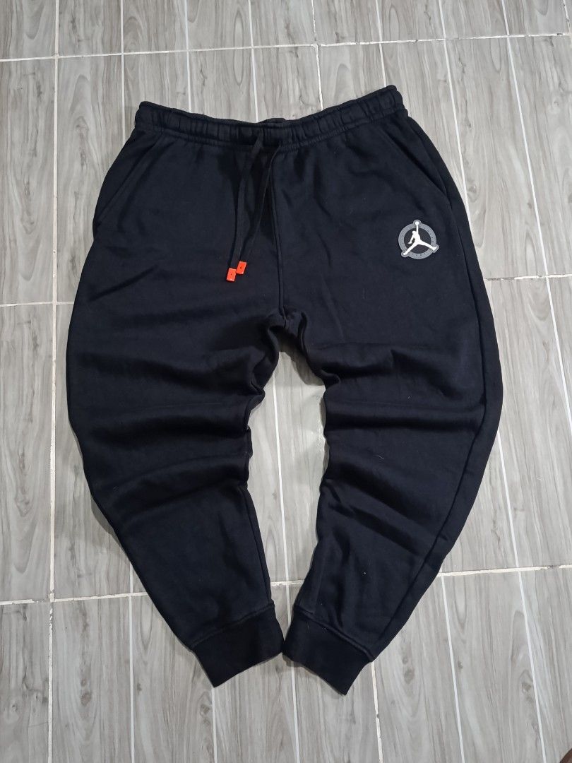 AIR JORDAN JOGGER PANTS (freeshipping) (Category: Joggers) located in Quezon City. Submitted by gyl-stop (Listing ID 1460574627, Image 1). Description: free shipping 33 - 40 x 38 excellent condi cr: 9.8/10 issue: none.