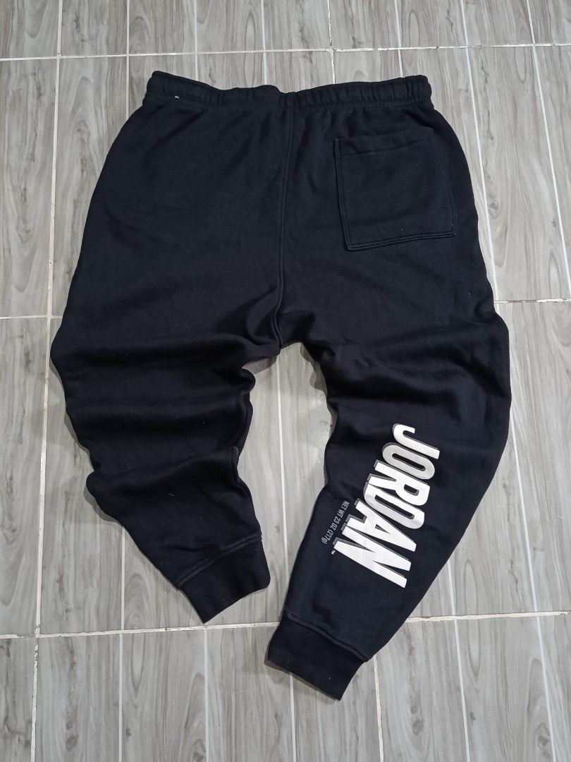 AIR JORDAN JOGGER PANTS (freeshipping) (Category: Joggers) located in Quezon City. Submitted by gyl-stop (Listing ID 1460574627, Image 2). Description: free shipping 33 - 40 x 38 excellent condi cr: 9.8/10 issue: none.