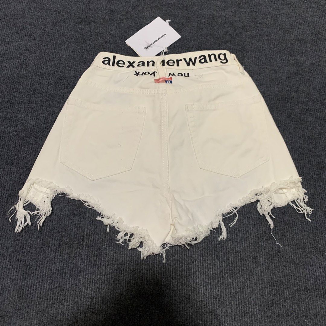 Alexander Wang women short (Category: Shorts) located in Manila. Submitted by _thrift.clothes._ (Listing ID 1460537489, Image 1). Description: Size:26.