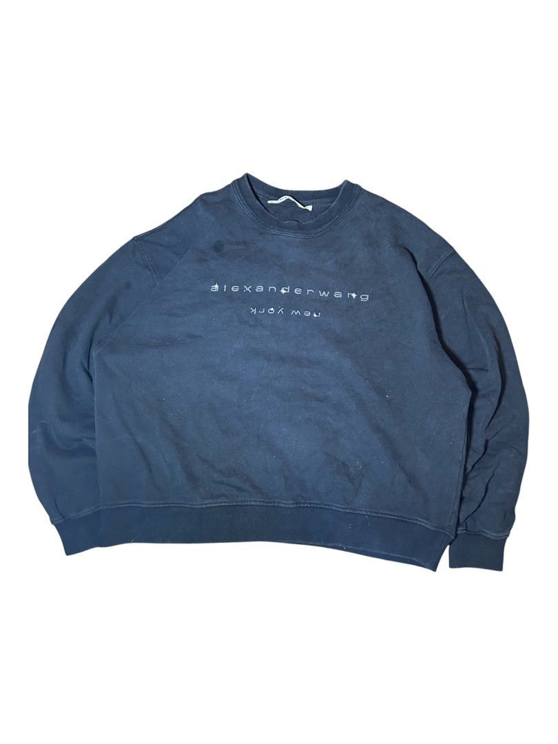 Alexanderwang sweater (Category: Hoodies) located in Valencia. Submitted by arthhh_49 (Listing ID 1460680486, Image 1). Description: .