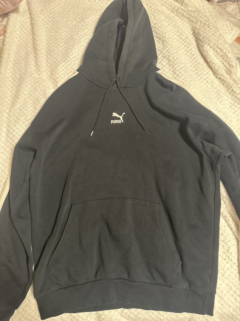 8 pcs All branded Hoodies as pack (Category: Coats, Jackets and Outerwear) located in Pasig City. Submitted by s4sayaki (Listing ID 1460682250, Image 2). Description: -Decluttering.