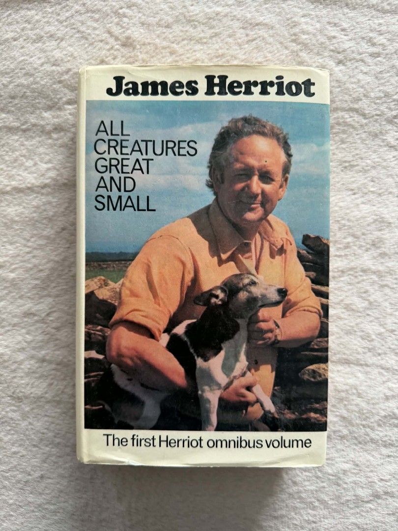 All Creatures Great And Small - James Herriot (Category: Storybooks) located in Santiago. Submitted by bookworm_club (Listing ID 1460579343, Image 1). Description: 📚no cancellation, return or exchange. 📚secondhand books. some books are in good condition while some has minimal flaws (foxing, creases, dog-eared pages, etc.) 📚reasonable haggling is allowed. 💰MOP: For same day pickup - CASH & BANK TRANSFER For shipping or scheduled pickup - BANK 