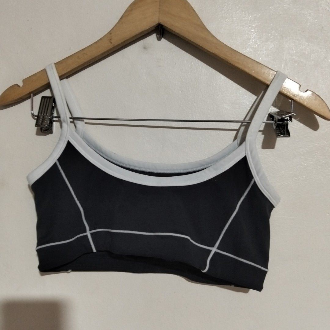 Alo bra top S (Category: Activewear) located in Subic. Submitted by petitecorner22 (Listing ID 1460516308, Image 2). Description: selling how much I got it really cute but no time to exercise now small best 32-33 tight sa 34 Pero pwede pa no tags.