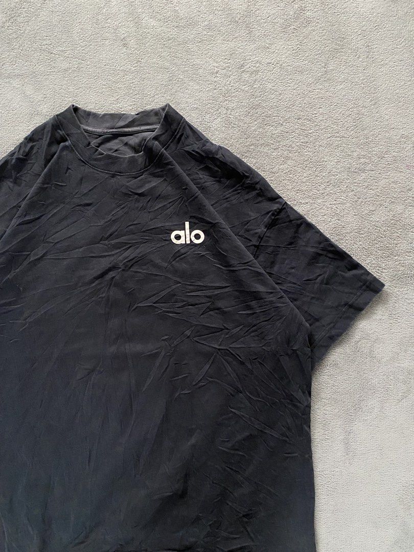 Alo Shirt black (Category: Tshirts & Polo Shirts ) located in Ozamiz City. Submitted by thriftnikael (Listing ID 1460686590, Image 2). Description: width: 23 length: 29 size: xl Color rate: 8.5/10 Condition: 9/10 Issue: n/a .