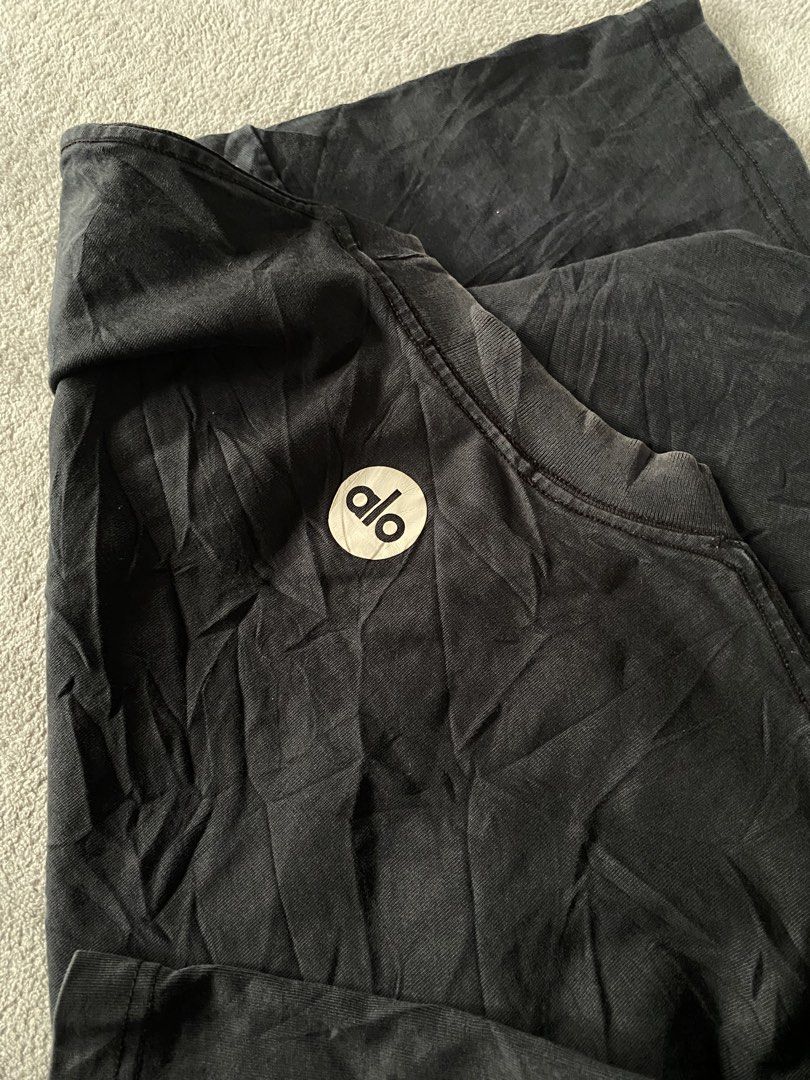 Alo Shirt black (Category: Tshirts & Polo Shirts ) located in Ozamiz City. Submitted by thriftnikael (Listing ID 1460686590, Image 3). Description: width: 23 length: 29 size: xl Color rate: 8.5/10 Condition: 9/10 Issue: n/a .