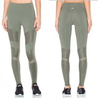 (Category: ) located in . Submitted by outfitt (Listing ID 1460552059, Image 1). Description: .