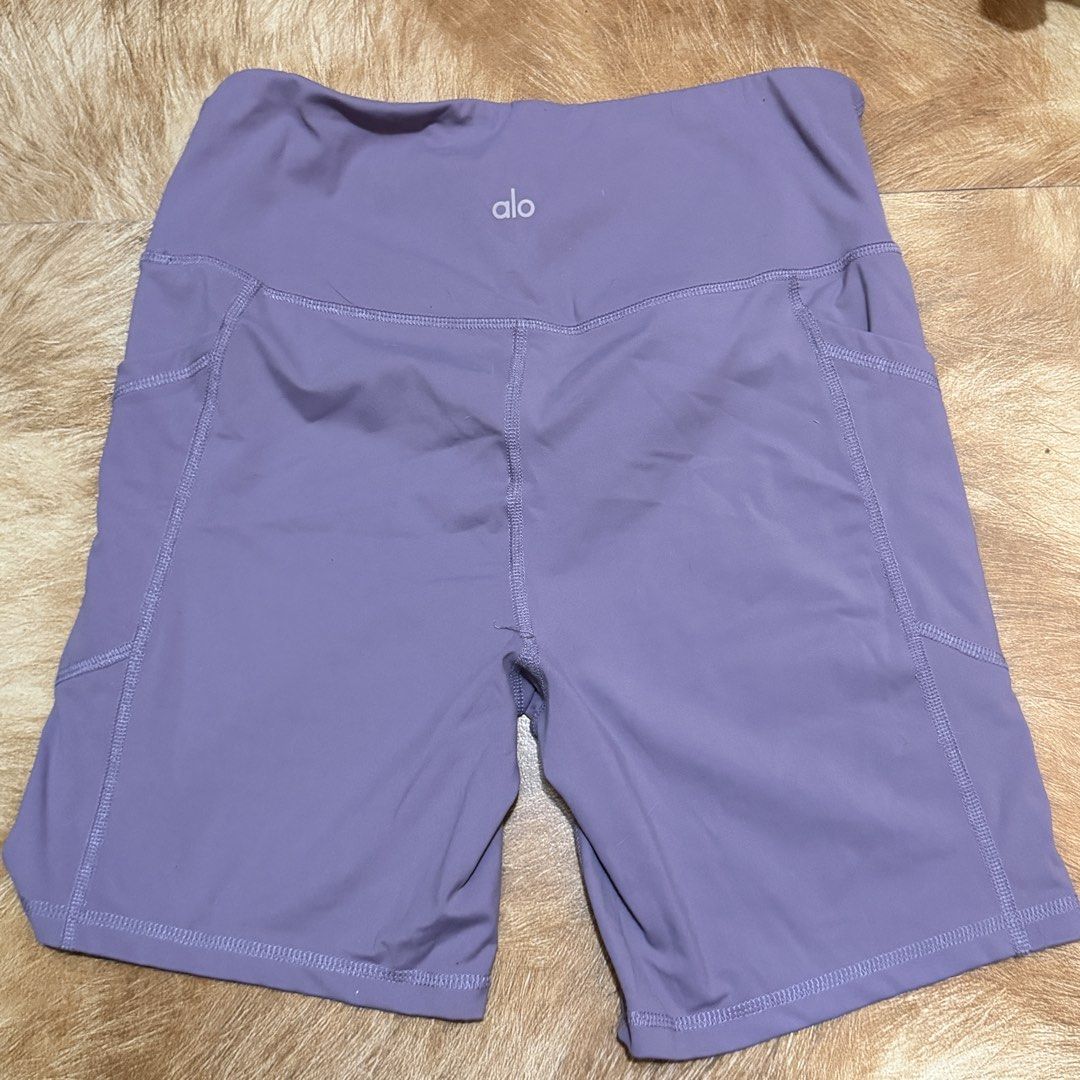 Alo Yoga Shorts (Category: Shorts) located in Las Pinas. Submitted by fromlolita (Listing ID 1460624073, Image 3). Description: Used once .