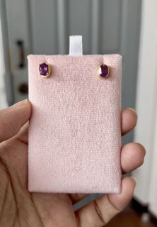 (Category: ) located in . Submitted by katmandulovesmakeup (Listing ID 1451952722, Image 1). Description: .