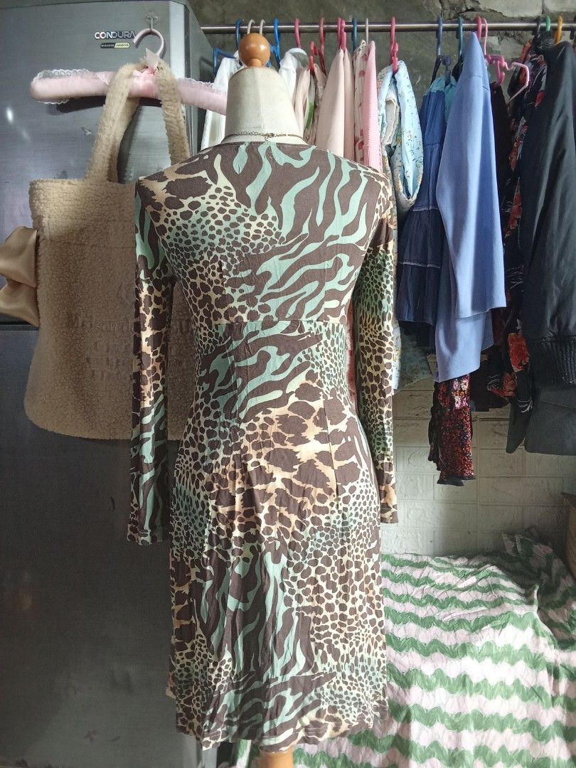 Animal print dress (Category: Dresses) located in Meycauayan. Submitted by midori61 (Listing ID 1460534884, Image 2). Description: stretchy M-L.