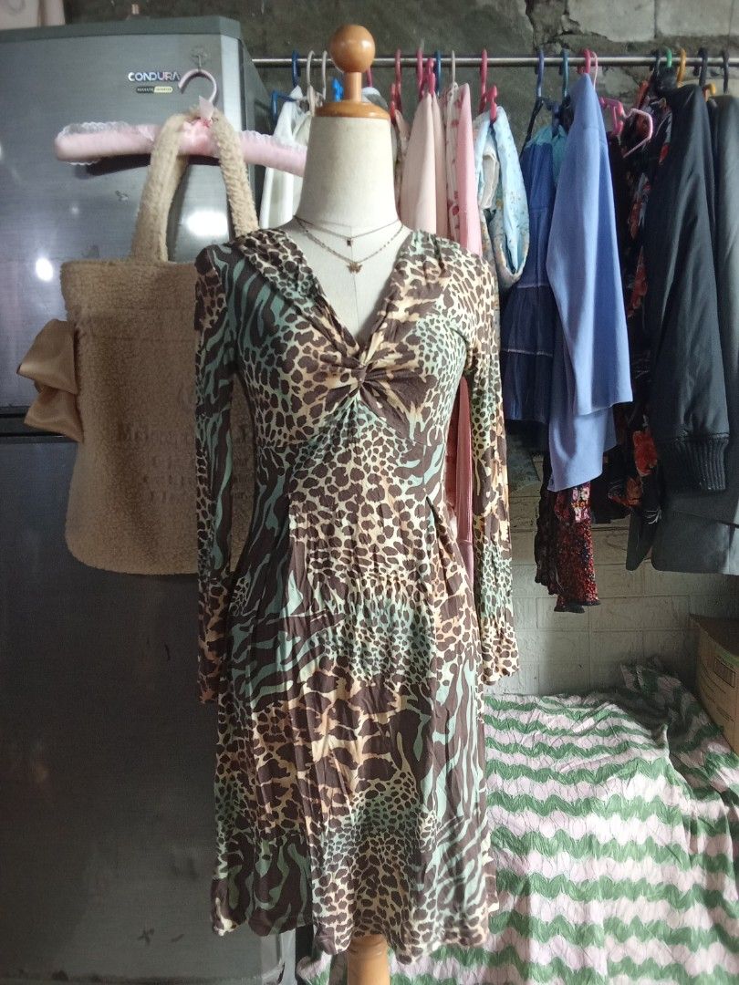 Animal print dress (Category: Dresses) located in Meycauayan. Submitted by midori61 (Listing ID 1460534884, Image 1). Description: stretchy M-L.