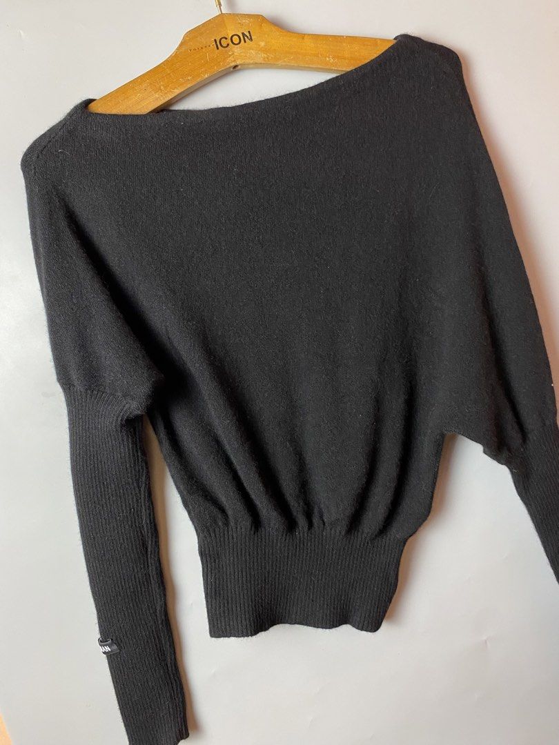 ANN ANDELMAN Black Wool Sweater (Category: Longsleeves) located in Quezon City. Submitted by loloyz123 (Listing ID 1460683613, Image 2). Description: ANN ANDELMAN Black Wool Sweater Condition: Very good Color rate: 10/10 Color: Black Size: Small L: 24 W: 18 inches.