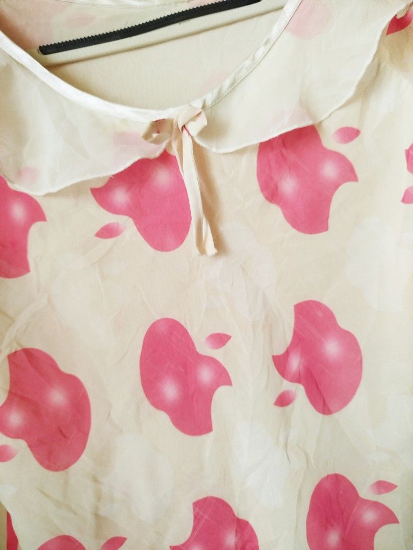 APPLE VINTAGE WHIMSICAL TOP (Category: Blouses) located in Manila. Submitted by theveryday.apparel (Listing ID 1460667182, Image 2). Description: 🥨 100PHP (never worn - comfy & pretty 😍) ۶ৎ medium - large size ۶ৎ kindly send your order form before ordering..