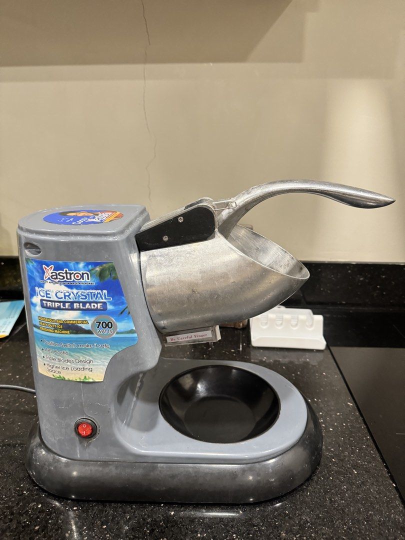Astron 3-blade ice crusher (Category: Ice-cream Makers) located in Quezon City. Submitted by moniquecloset (Listing ID 1460684149, Image 2). Description: .