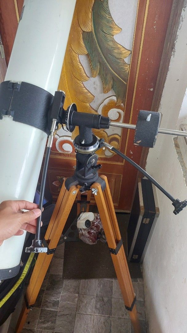 Astronomical telescope (Category: Hiking & Camping) located in Baliuag. Submitted by papa.gardz (Listing ID 1460673086, Image 2). Description: stronomical telescope. D-114 F-900.