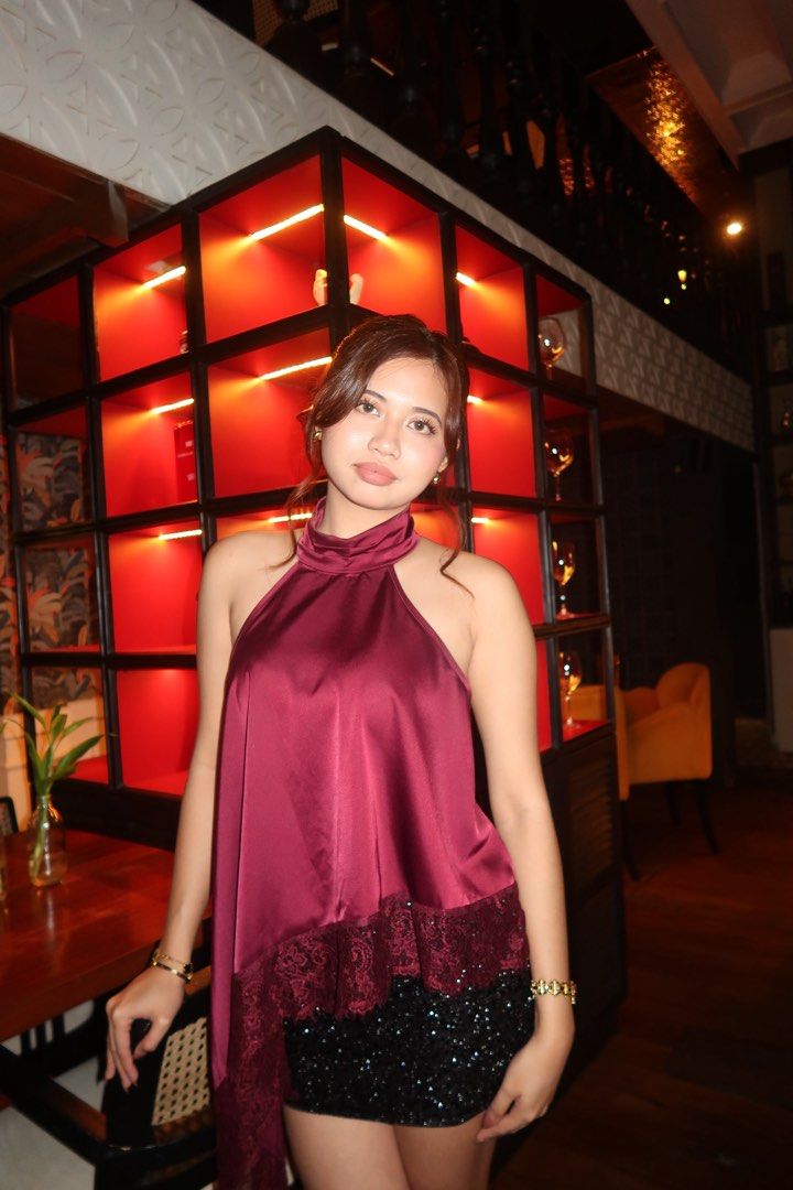 Asymmetrical Maroon Backless Top (Category: Sleeveless) located in Manila. Submitted by strawberraye (Listing ID 1460672730, Image 3). Description: AsymmetrMaroon Backless Top 📍South Caloocan City Size: Small-Medium For reference: 36 bust; 27 waist .