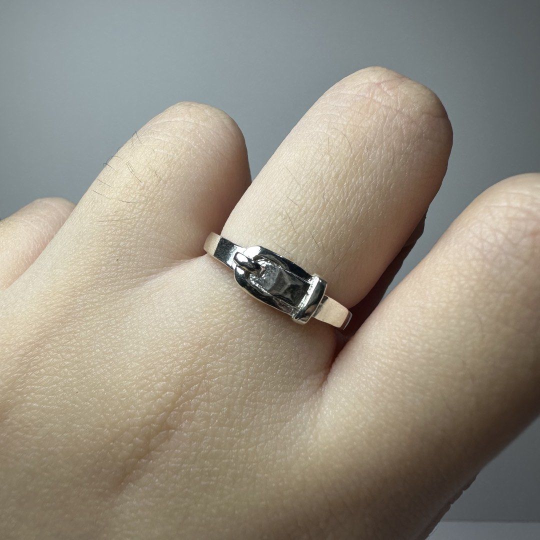 authentic 925 belt ring 1.5g (Category: Rings) located in Pakil. Submitted by primrosehearts (Listing ID 1460517007, Image 3). Description: authentic 925 italy silver with stamping hypoallergenic size: 5 grams: 1.5g.