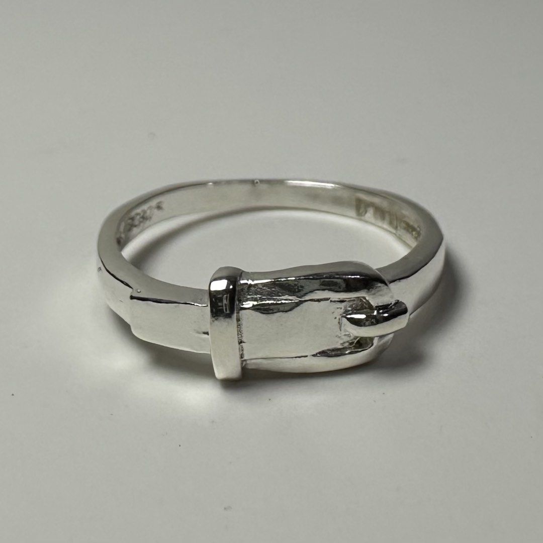 authentic 925 belt ring 1.5g (Category: Rings) located in Pakil. Submitted by primrosehearts (Listing ID 1460517007, Image 1). Description: authentic 925 italy silver with stamping hypoallergenic size: 5 grams: 1.5g.
