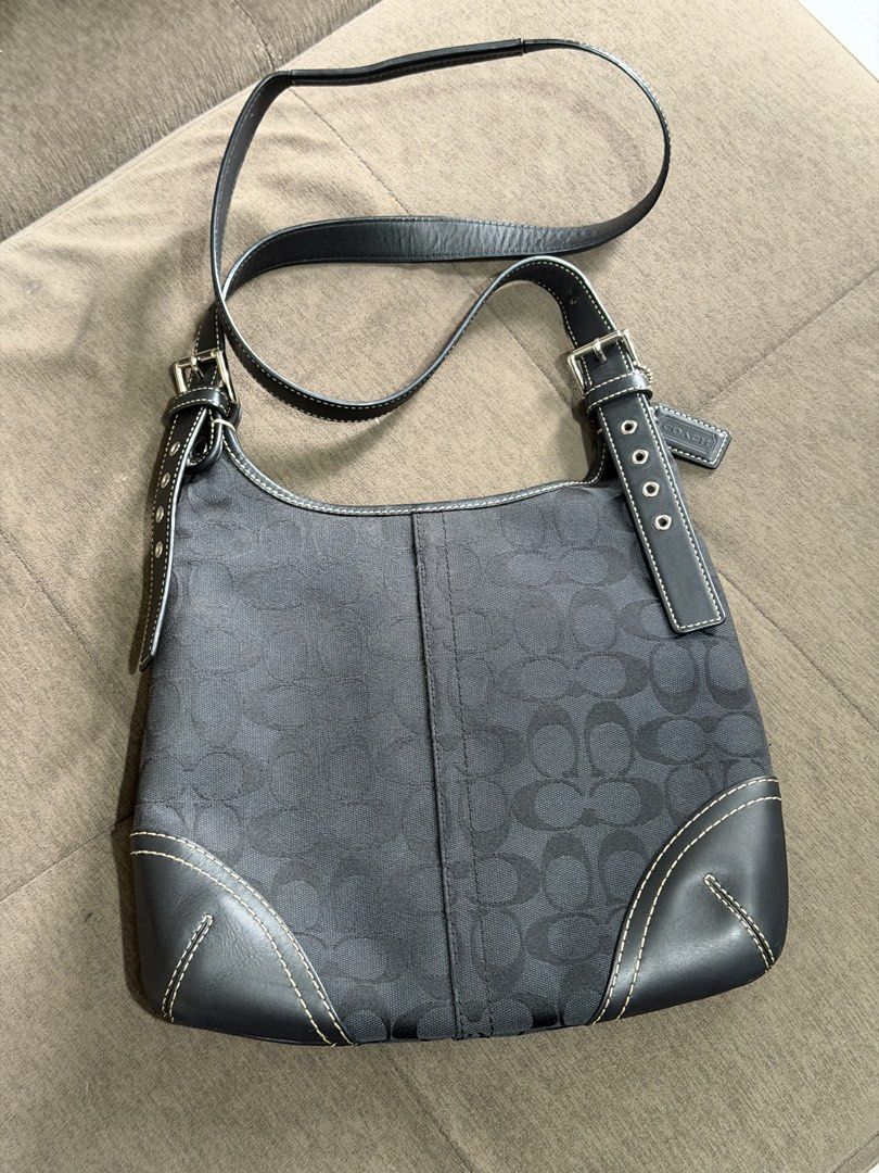 Authentic Coach C Jacquard Vintage 2 way Bag (Category: Cross-body Bags) located in Mandaluyong City. Submitted by elle_scent (Listing ID 1460545351, Image 2). Description: Authentic Guaranteed Actual photos are posted please check details No Damage No stain No hole Actual pictures are posted please check Location Mandaluyong Lalamove Grab Manila Area JRS Only for provincial area Mode of payment Gcash or BDO * Pattern: Black/charcoal Signature “C