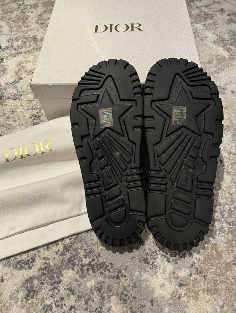 AUTHENTIC DIOR DWAY SLIDES | 40 (Category: Sneakers & Footwear) located in Cavite. Submitted by charmscloset888 (Listing ID 1460563145, Image 3). Description: Personal preowned Used once indoors Size 40 Comes with dustbag and box.