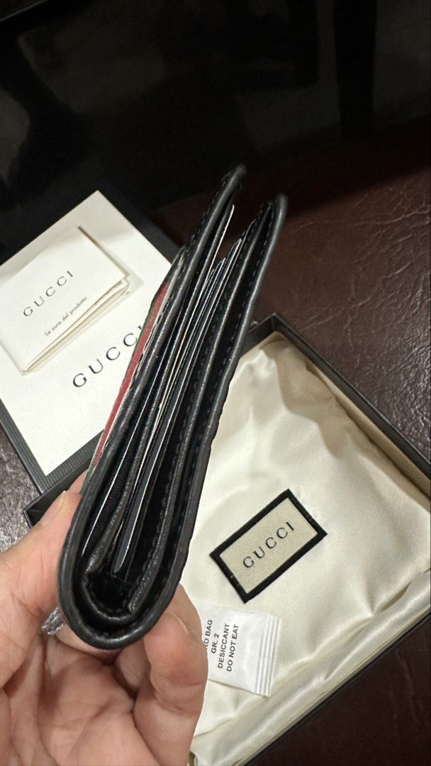 Authentic Gucci Bifold Wallet (Category: Luxury Bags & Wallets) located in Las Pinas. Submitted by marshmallowmax (Listing ID 1460634070, Image 3). Description: With box dustbag and card.