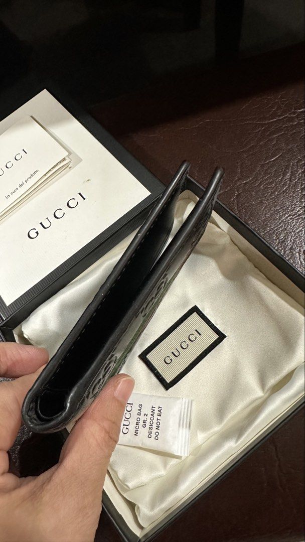 Authentic Gucci Bifold Wallet (Category: Luxury Bags & Wallets) located in Las Pinas. Submitted by marshmallowmax (Listing ID 1460634070, Image 2). Description: With box dustbag and card.