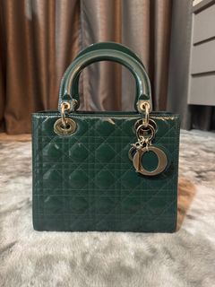 (Category: ) located in . Submitted by myrawr.secondluxe (Listing ID 1460572013, Image 1). Description: .