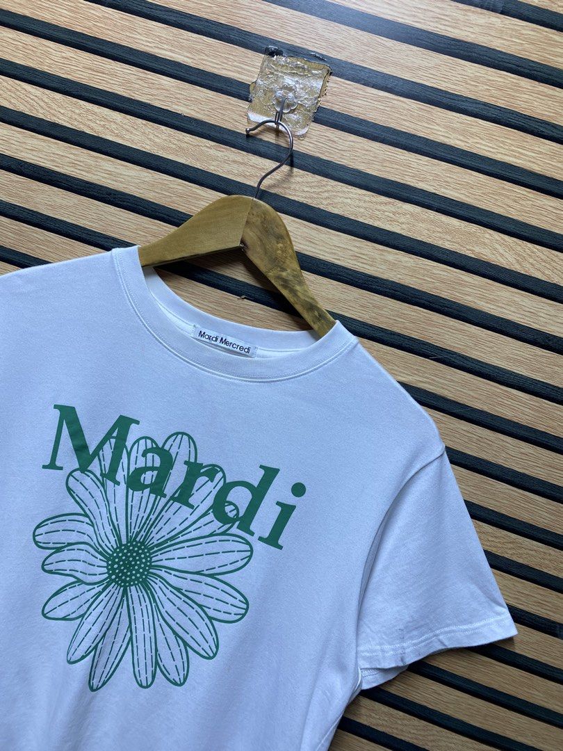 AUTHENTIC MARDI MERCREDI TEE (Category: Tshirts & Polo Shirts ) located in Makati City. Submitted by drip.poww (Listing ID 1460521061, Image 2). Description: - Authentic Mardi - Color: Gray - Size: Meduim - Dimes: 21x25 - Authentic - Excellent condition - Need wash, fresh from bale - Material: 100% Cotton Please don’t expect too much—these are thrifted (ukay) items. 😊 !!STILL NEGOTIABLE!!.