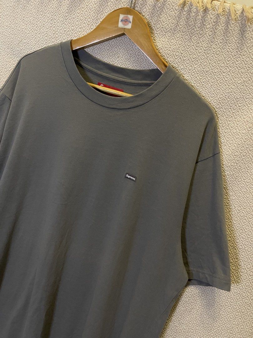 Authentic supreme small box tee (Category: Tshirts & Polo Shirts ) located in Manila. Submitted by hypestock_mnl (Listing ID 1460521314, Image 3). Description: - stylish - perfect for casual wear - great fit - in good condition - minimal signs of usage - 9.8/10 - money worth! - see pics for details/issue.