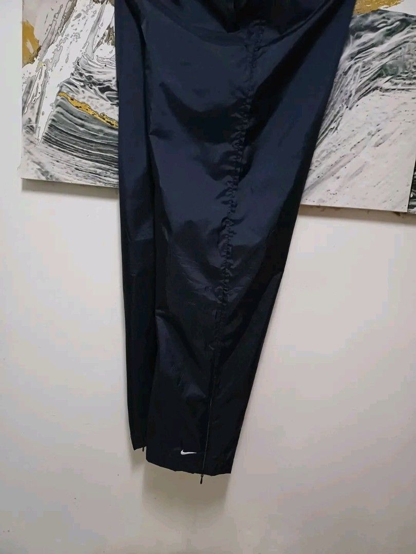 AUTHENTIC VINTAGE Y2K NIKE TRACK PANTS (Category: Activewear) located in Magalang. Submitted by itskate_cc (Listing ID 1460624206, Image 2). Description: Actual size using inches Waistline /Widht 28-34 Lenght/41 Thight/13.5 Leg Opening/9.8 fittings is Large Excellent Condition, Issue:0 Message if you have any other question about sizing. We do shipping nation wide I'm also open for video call so that you can see the item you 're interested to buy