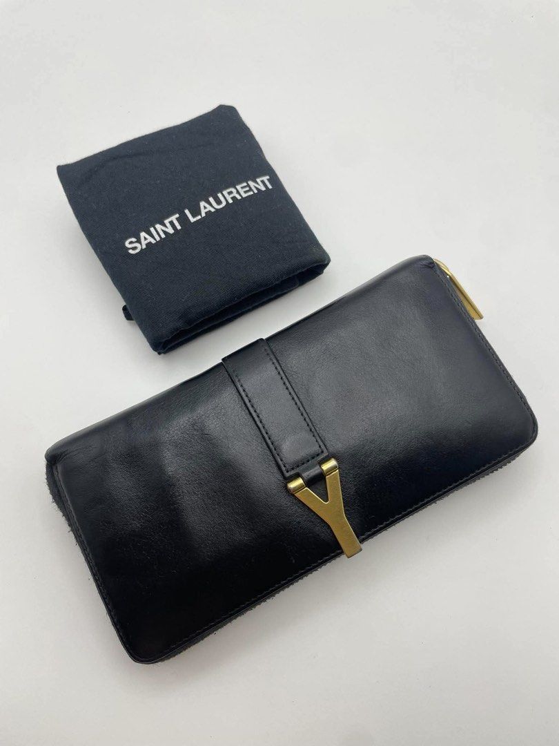 Authentic YSL Y-line continental wallet (Category: Wallets & Card holders) located in Cagayan de Oro. Submitted by borse_de_amore (Listing ID 1460535027, Image 1). Description: Authentic YSL Y-line continental wallet No major issues tolerable signs of use only. Fits alot Comes with dustbag 🏷️6,890 Shipped.