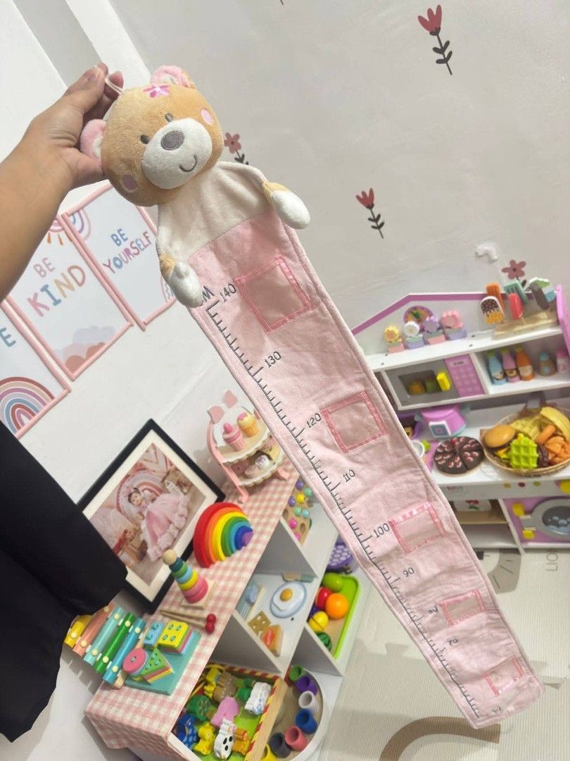baby growth chart (Category: Nursery Lighting & Decor) located in Quezon City. Submitted by zippy123 (Listing ID 1460570744, Image 3). Description: Teddy Bear Growth Chart 🧸🌸 pang decor sa room, also pang measure sa height ni baby, pwede lagyan ng pictures ni baby. likenew condition retail price almost 2k 😱 🏷️Mine 200 only.
